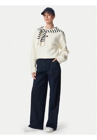 Tommy Jeans Sweter Fluffy Badge DW0DW23831 Biały Regular Fit. Kolor: biały. Materiał: syntetyk #4
