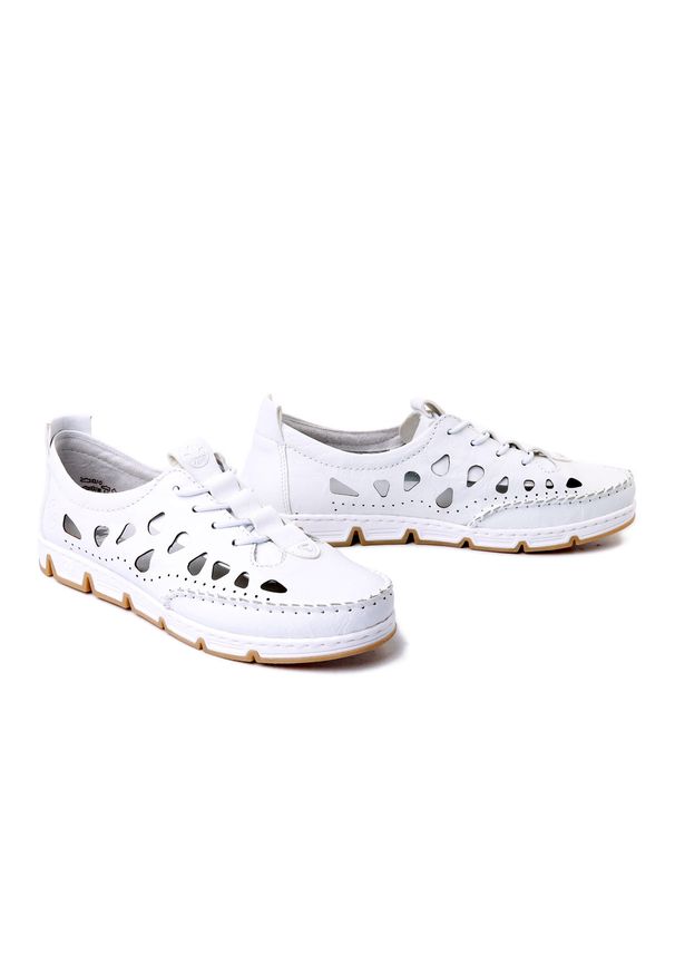 Rieker - RIEKER 49956-80 white, półbuty damskie. Kolor: biały. Materiał: skóra. Szerokość cholewki: normalna. Wzór: ażurowy