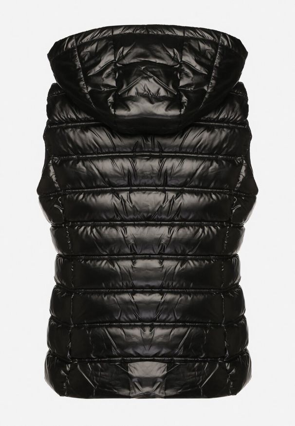 Born2be - Czarna Kamizelka z Odpinanym Kapturem i Pikowaniem Zinnethira. Okazja: na co dzień. Kolor: czarny. Materiał: jeans. Styl: elegancki, casual