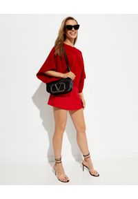 VALENTINO - Czerwony sweter z kaszmirem. Kolor: czerwony. Materiał: kaszmir. Styl: elegancki