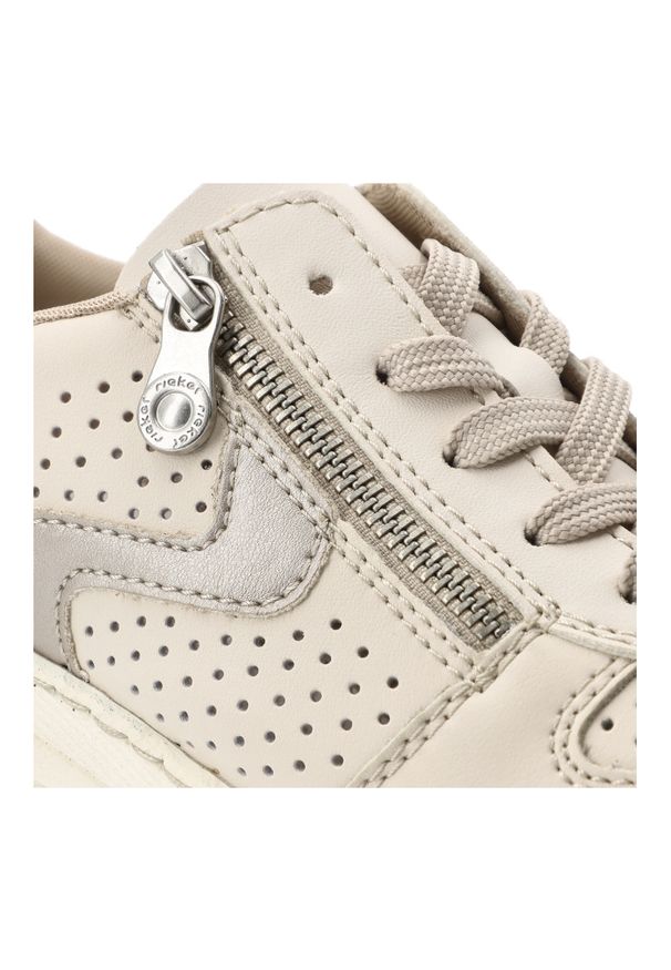 Sneakersy damskie Rieker, cholewka perforowana sznurowanie zamek z boku wzmocniony nosek niski profil kontrastowe wstawki miękka wyściółka stabilna k. Okazja: na co dzień, na spacer. Zapięcie: sznurówki. Kolor: beżowy. Materiał: jeans. Szerokość cholewki: normalna. Styl: elegancki, sportowy, casual