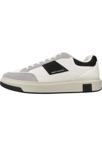 Armani Exchange - Kapcie ARMANI EXCHANGE XM001720 AF1752 Biały. Kolor: biały. Materiał: syntetyk, tkanina, skóra. Sport: turystyka piesza
