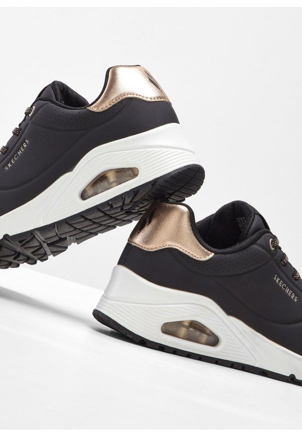 bonprix - Sneakersy Skechers z pianką memory. Kolor: czarny