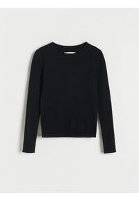 Reserved - Sweter w prążki - czarny. Kolor: czarny. Materiał: wiskoza, dzianina. Wzór: prążki