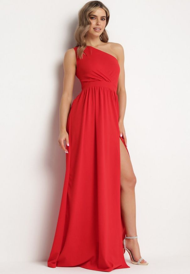 Born2be - Czerwona Rozkloszowana Sukienka Maxi na Jedno Ramię Beliotta. Okazja: na co dzień. Kolekcja: dla wysokich. Kolor: czerwony. Typ sukienki: asymetryczne. Styl: casual. Długość: maxi