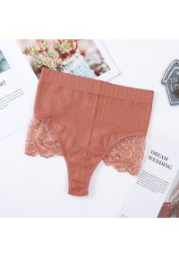 Intica - Stringi z wysokim stanem z delikatną koronką Lotte. Stan: podwyższony. Kolor: beżowy. Materiał: koronka. Wzór: koronka #1