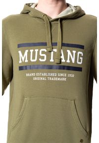 Mustang - MUSTANG BLUZA Bennet H Logo BURNT OLIVE 1008008 6358. Typ kołnierza: kaptur #10