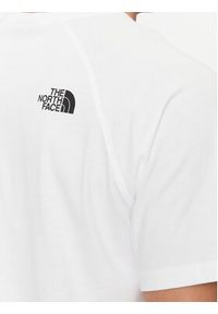 The North Face T-Shirt Redbox NF0A3BQO Biały Regular Fit. Kolor: biały. Materiał: bawełna #4