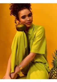 Sinsay - Wiskozowa koszula z krótkim rękawem z domieszką lnu - zielony. Kolor: zielony. Materiał: wiskoza, len. Długość rękawa: krótki rękaw. Długość: krótkie