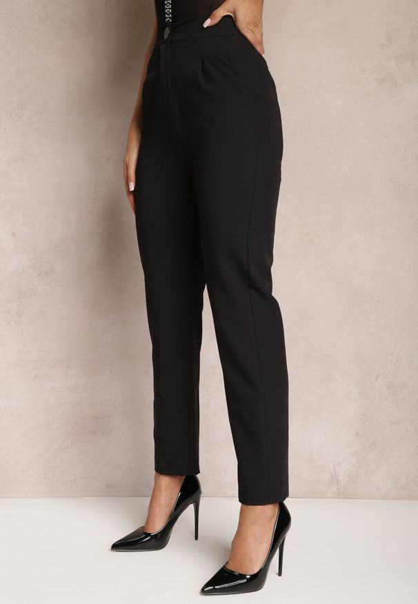 Renee - Czarne Spodnie Garniturowe High Waist Zimara. Stan: podwyższony. Kolor: czarny. Materiał: tkanina. Wzór: gładki