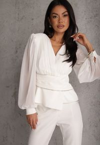 Renee - Biała Bluzka VICES w Kopertowym Stylu z Luźnymi Transparentnymi Rękawami i Dekoltem V Inge. Okazja: na co dzień, na komunię. Kolor: biały. Materiał: jeans. Styl: casual, elegancki #1