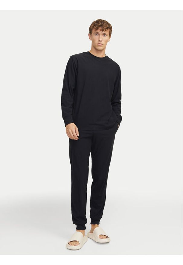 Jack & Jones Piżama Solid 12268536 Czarny Loose Fit. Kolor: czarny. Materiał: syntetyk