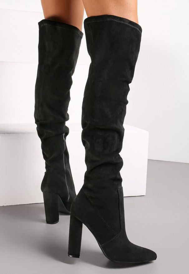 Renee - Czarne Dopasowane Kozaki za Kolano na Słupku Bellami. Wysokość cholewki: za kolano. Kolor: czarny. Obcas: na słupku