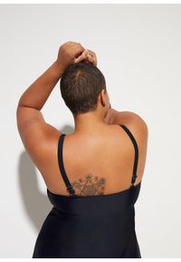bonprix - Dłuższe tankini z szortami kąpielowymi (2 części). Kolor: czarny. Długość: długie. Wzór: nadruk