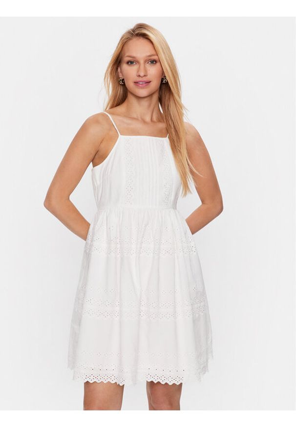 YAS Sukienka codzienna 26030152 Biały Regular Fit. Okazja: na co dzień. Kolor: biały. Materiał: bawełna. Typ sukienki: proste. Styl: casual