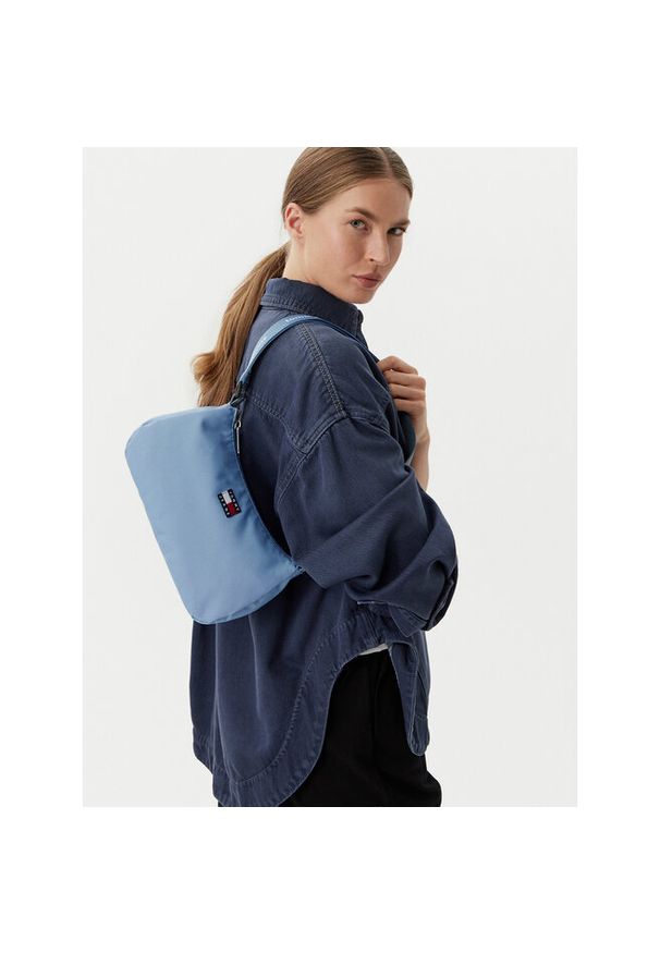 Torebka Tommy Jeans. Kolor: niebieski