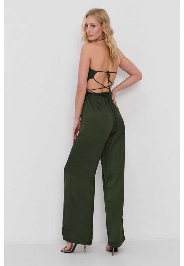 Guess - Kombinezon. Kolor: zielony. Materiał: tkanina. Długość rękawa: na ramiączkach. Wzór: gładki