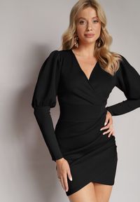 Born2be - Czarna Asymetryczna Sukienka Mini z Kopertowym Dekoltem Keomia. Typ kołnierza: dekolt kopertowy. Kolor: czarny. Typ sukienki: asymetryczne, kopertowe. Długość: mini #2