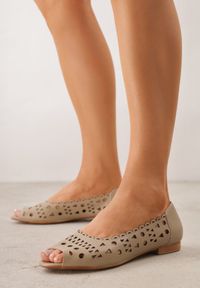 Born2be - Beżowe Ażurowe Balerinki ze Skóry Naturalnej z Odkrytym Noskiem Helyss. Okazja: do pracy, na co dzień, na spotkanie biznesowe. Kolor: beżowy. Materiał: skóra. Szerokość cholewki: normalna. Wzór: ażurowy. Styl: klasyczny, biznesowy, elegancki, casual, boho #1