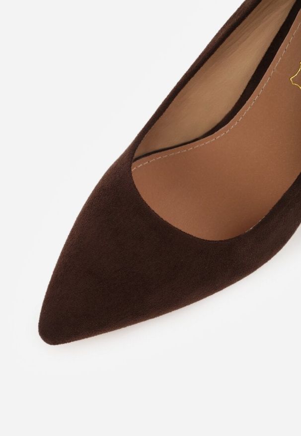 Renee - Ciemnobrązowe Casualowe Czółenka na Słupku Vices z Wkładką ze Skóry Naturalnej Maidra. Okazja: na co dzień. Kolor: brązowy. Materiał: skóra. Sezon: wiosna, lato. Obcas: na słupku. Styl: casual. Wysokość obcasa: średni