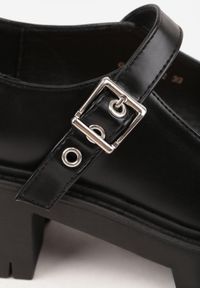 Born2be - Czarne Półbuty na Obcasie i Platformie z Tłoczeniem w Stylu Mary Jane Evalda. Okazja: do pracy. Zapięcie: sprzączka. Kolor: czarny. Materiał: jeans. Sezon: wiosna, lato. Obcas: na obcasie. Styl: retro. Wysokość obcasa: średni #5