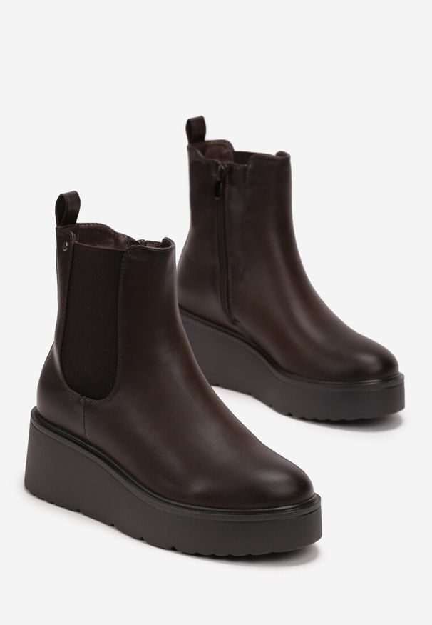 Born2be - Ciemnobrązowe Botki na Koturnie i Platformie w Stylu Sztybletów Amolissa. Kolor: brązowy. Obcas: na koturnie. Styl: elegancki