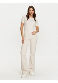 Guess T-Shirt V5RI04 KCLH0 Écru Regular Fit. Materiał: syntetyk
