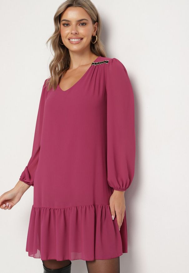 Born2be - Fioletowa Sukienka z Wiskozą o Prostym Kroju z Bufiastymi Rękawami i Falbanką u Dołu Ilila. Okazja: na co dzień. Typ kołnierza: dekolt w serek. Kolor: fioletowy. Materiał: wiskoza. Typ sukienki: proste. Styl: elegancki, casual, klasyczny, wizytowy