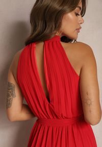 Renee - Czerwony Kombinezon z Dekoltem Typu Halter i Gumką w Talii Zolefia. Kolor: czerwony. Długość: długie. Styl: elegancki #5