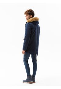 Ombre Clothing - Kurtka męska zimowa parka z dużymi kieszeniami - ciemnoniebieska V2 C512 - L. Kolor: niebieski. Materiał: bawełna, poliester, futro, syntetyk. Sezon: zima