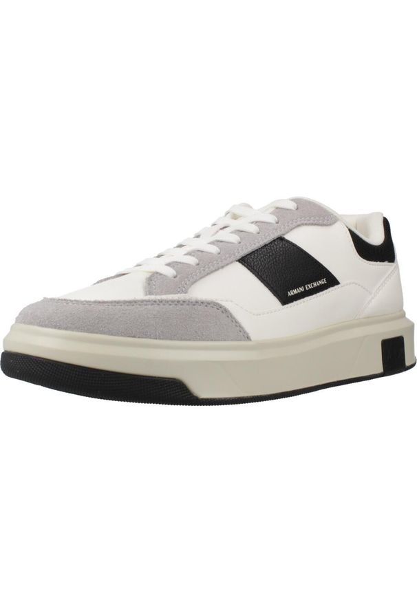 Armani Exchange - Kapcie ARMANI EXCHANGE XM001720 AF1752 Biały. Kolor: biały. Materiał: syntetyk, tkanina, skóra. Sport: turystyka piesza
