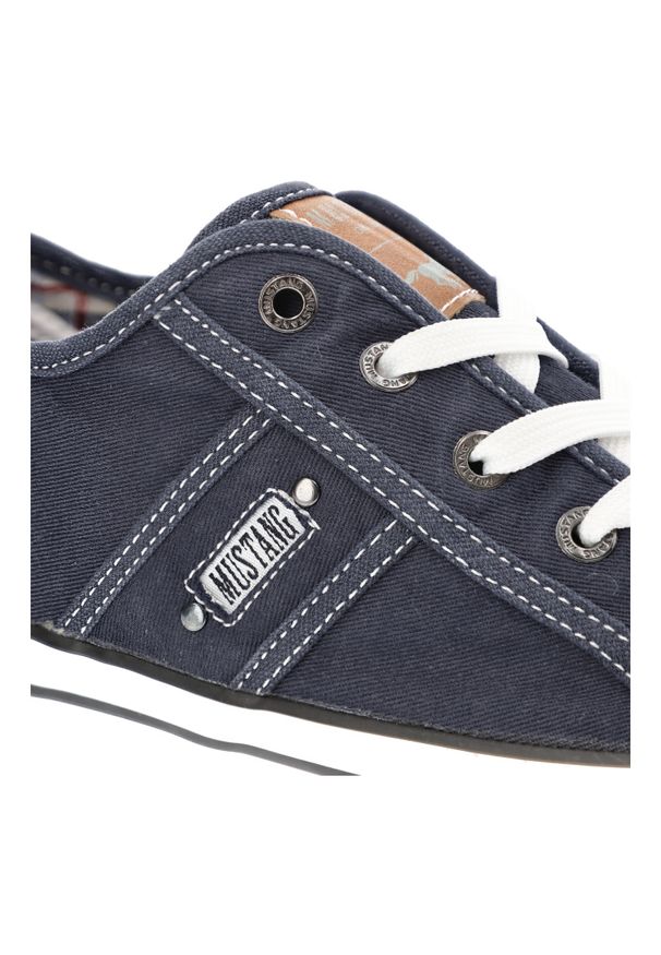 Granatowe Trampki Mustang Sportowe Obuwie Damskie. Okazja: na spacer, na co dzień. Kolor: niebieski. Materiał: guma, materiał. Styl: sportowy