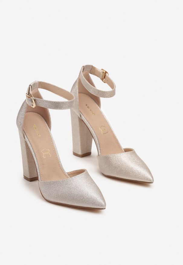 Renee - Złote Czółenka Vices na Słupku z Paskiem Wokół Kostki Izalithea. Okazja: na wesele, do pracy, na spotkanie biznesowe, na ślub cywilny. Zapięcie: pasek. Kolor: złoty. Obcas: na słupku. Styl: biznesowy