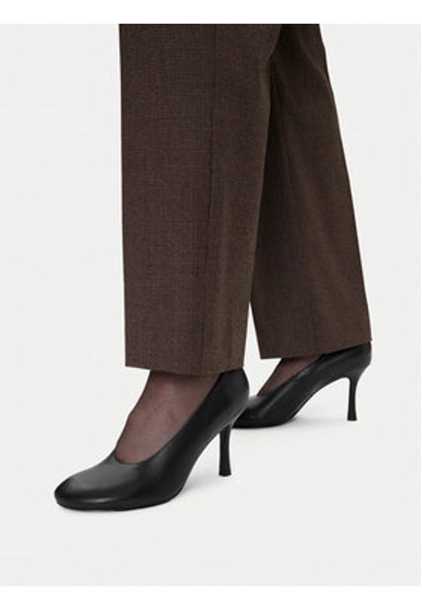 Gino Rossi Czółenka CEO-SEA-V1928-35-1 Czarny. Kolor: czarny. Materiał: skóra