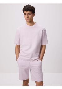 Reserved - Bawełniany t-shirt boxy - lawendowy. Kolor: fioletowy. Materiał: bawełna