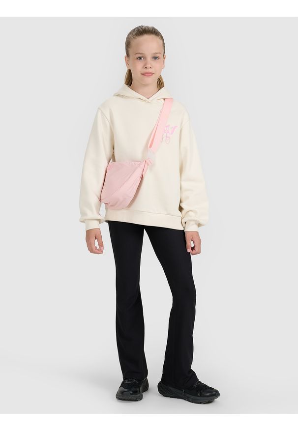 4f - 4F Spodnie z rozszerzanymi nogawkami z prążkowanej dzianiny dziewczęce - czarne 158 (12-13 lat). Okazja: na co dzień. Kolor: czarny. Materiał: prążkowany, dzianina. Wzór: prążki. Sezon: lato. Styl: klasyczny, casual, sportowy