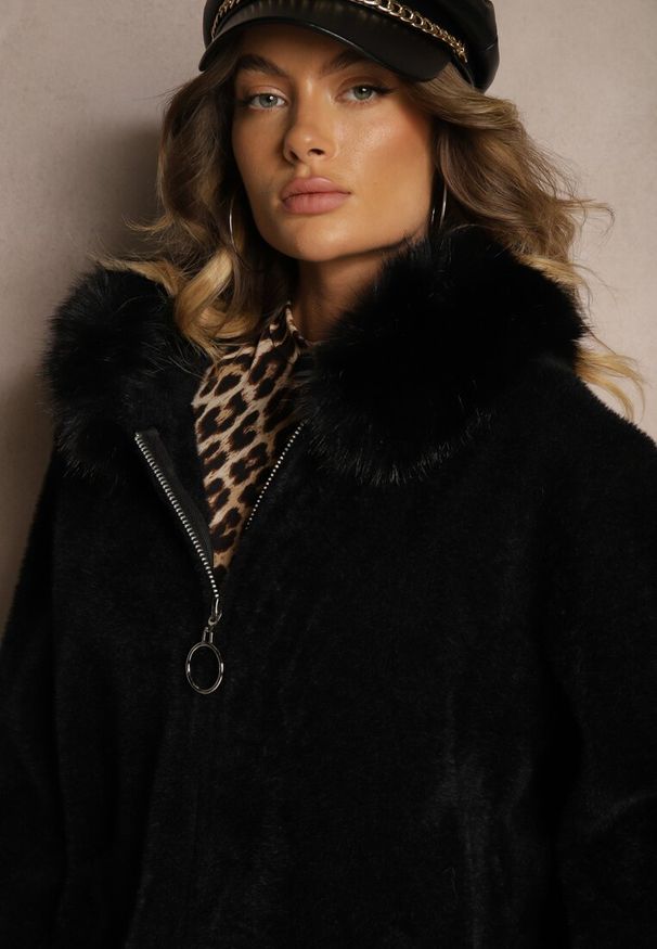 Renee - Czarny Rozpinany Płaszcz z Wiskozą Wełną i Futerkiem Xesalttia. Okazja: do pracy. Kolor: czarny. Materiał: futro, wełna, wiskoza. Styl: elegancki