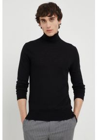 TIGER OF SWEDEN - Tiger Of Sweden sweter wełniany męski kolor czarny lekki z golferm. Typ kołnierza: golf. Kolor: czarny. Materiał: wełna. Długość rękawa: długi rękaw. Długość: długie #1