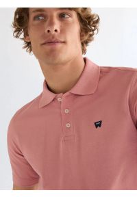 Wrangler - MESKA KOSZULKA WRANGLER POLO SHIRT DUSTY ROSE 112378002. Typ kołnierza: polo #4