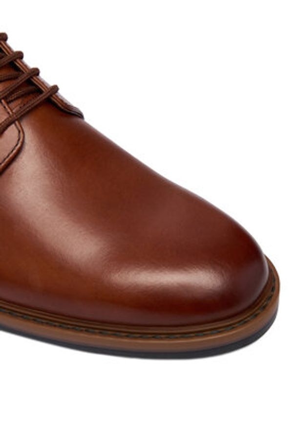 Clarks Półbuty Aldwin Lace 26183252 Brązowy. Kolor: brązowy. Materiał: skóra