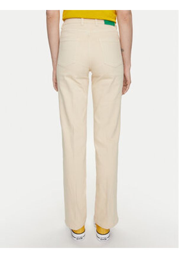 United Colors of Benetton - United Colors Of Benetton Jeansy 49FWDE01S Beżowy Flare Fit. Kolor: beżowy