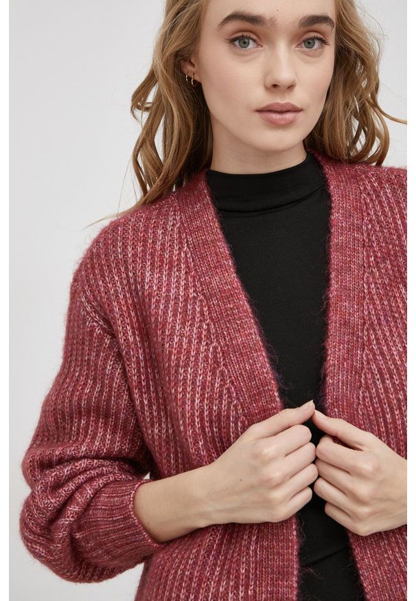 Vero Moda Kardigan z domieszką wełny damski kolor różowy. Okazja: na co dzień. Kolor: różowy. Materiał: wełna. Długość rękawa: długi rękaw. Długość: długie. Styl: casual