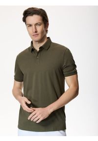 Reserved - Koszulka polo regular fit - zielony. Typ kołnierza: polo. Kolor: zielony. Materiał: bawełna, dzianina