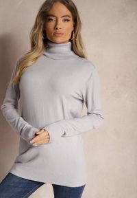 Renee - Szary Klasyczny Golf Longsleeve z Dodatkiem Wiskozy Leriona. Typ kołnierza: golf. Kolor: szary. Materiał: wiskoza. Długość rękawa: długi rękaw. Styl: klasyczny