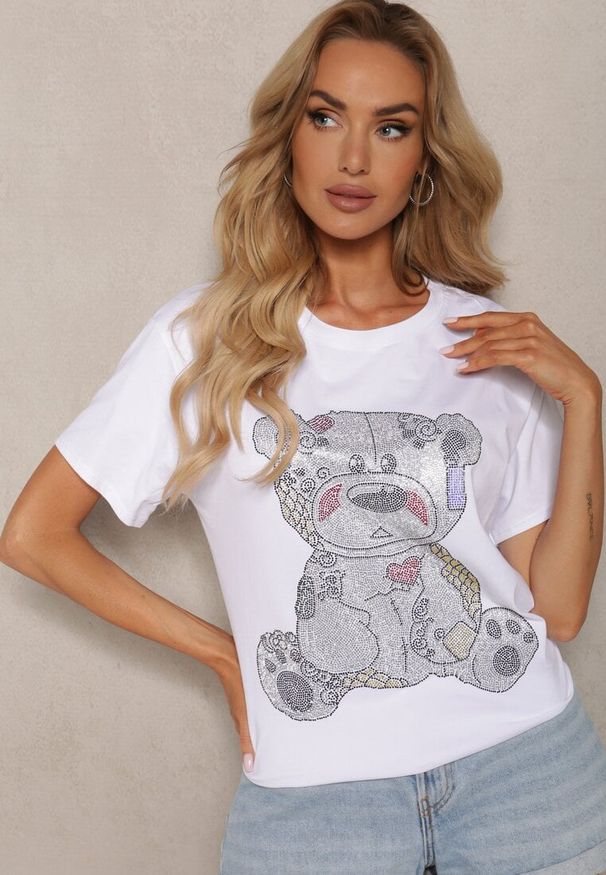 Renee - Biały T-shirt z Bawełny Ozdobiony Cyrkoniami Indilla. Okazja: na co dzień. Kolor: biały. Materiał: bawełna. Wzór: aplikacja. Styl: klasyczny, elegancki, casual