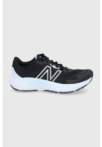 New Balance Buty WEVOZLK kolor czarny na płaskiej podeszwie. Nosek buta: okrągły. Zapięcie: sznurówki. Kolor: czarny. Materiał: guma. Obcas: na płaskiej podeszwie, na obcasie. Wysokość obcasa: niski. Sport: fitness #1