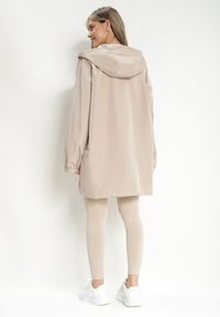 Born2be - Beżowa Przejściowa Kurtka Dwustronna z Kapturem i Metalicznym Połyskiem Tashta. Typ kołnierza: kaptur. Kolekcja: plus size. Kolor: beżowy #5