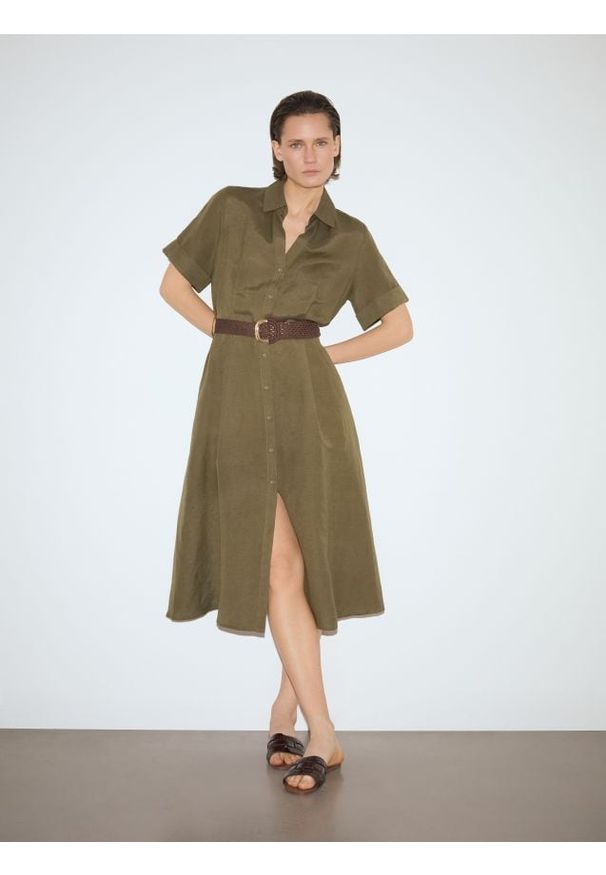 Reserved - Sukienka midi z lnem - zielony. Kolor: zielony. Materiał: len. Długość: midi