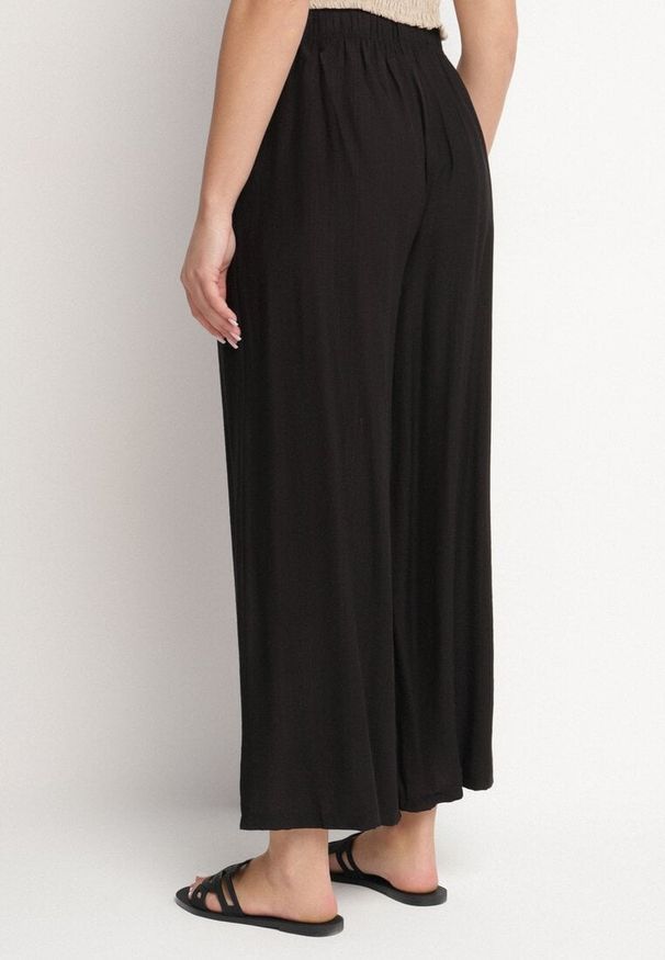 Born2be - Czarne Szerokie Spodnie Typu Palazzo z Wysokim Stanem Varlevi. Okazja: na co dzień. Stan: podwyższony. Kolor: czarny. Styl: casual, elegancki