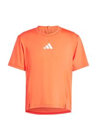 Adidas - Koszulka Adapt Workout. Kolor: biały, czerwony, wielokolorowy. Materiał: materiał